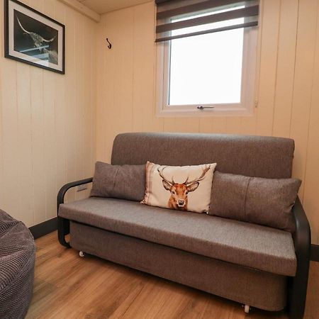 Hillcrest Shepherds Hut Preston  Exterior photo