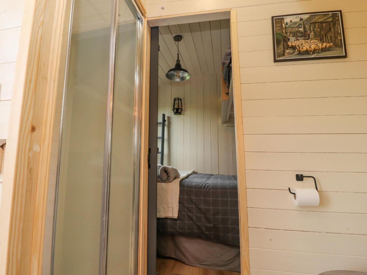 Hillcrest Shepherds Hut Preston  Exterior photo